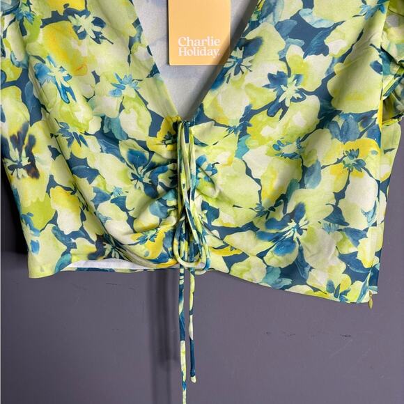 Charlie Holiday Yellow and Blue Floral Short Ruffle Sleeve Cinched Blouse Sz 10 - Picture 2 of 6